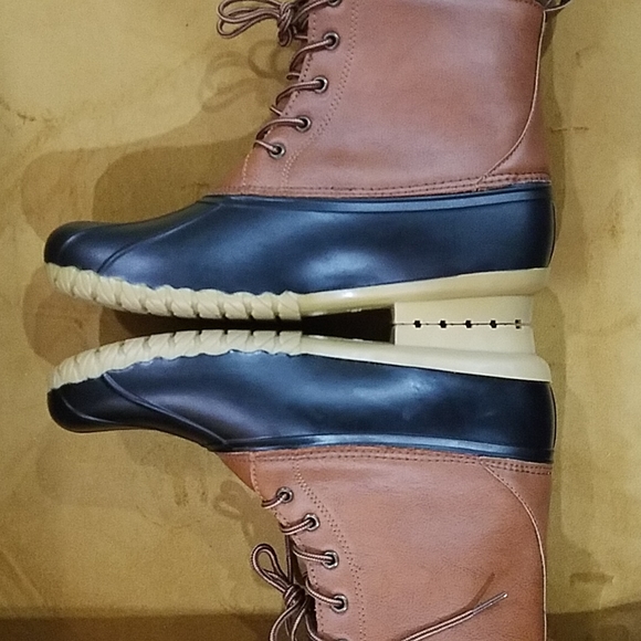 Magellan Outdoors Duck Boots Women's 11 - Picture 7 of 15